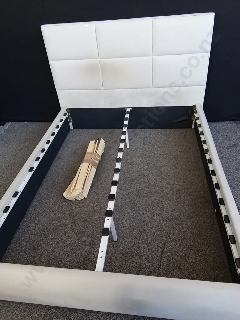 CREAM COLOURED QUEEN SLAT BED BASE Image 1++