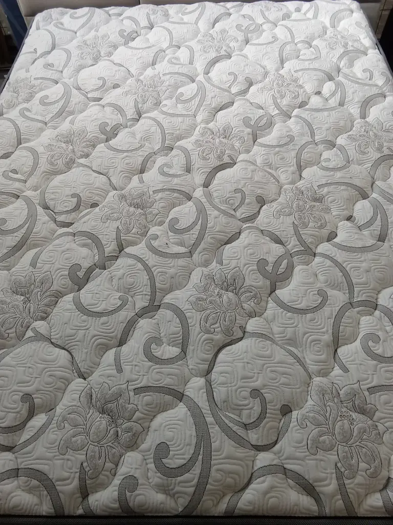DREAMLAND QUEEN MATTRESS Image 1++