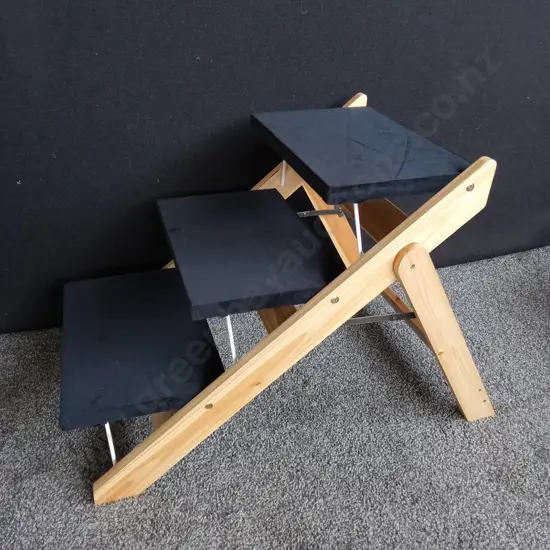 PORTABLE THREE-STEP WOODEN PET STAIRS