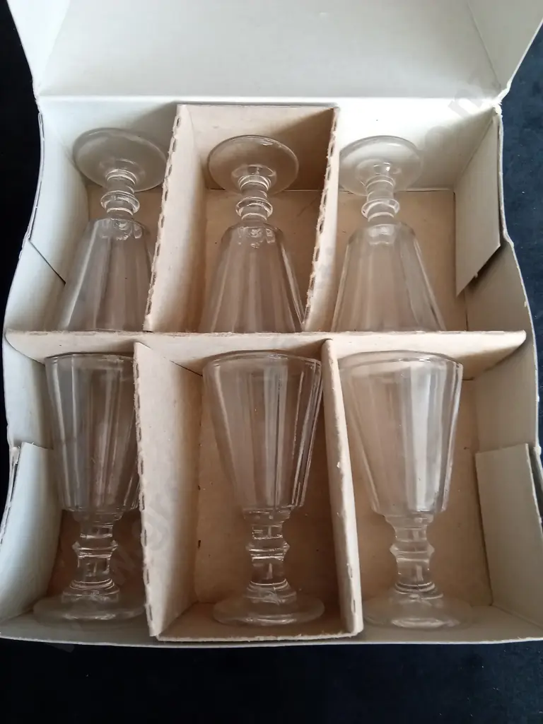 SET OF 6 VODKA FACED SHOT GLASSES Image 1++