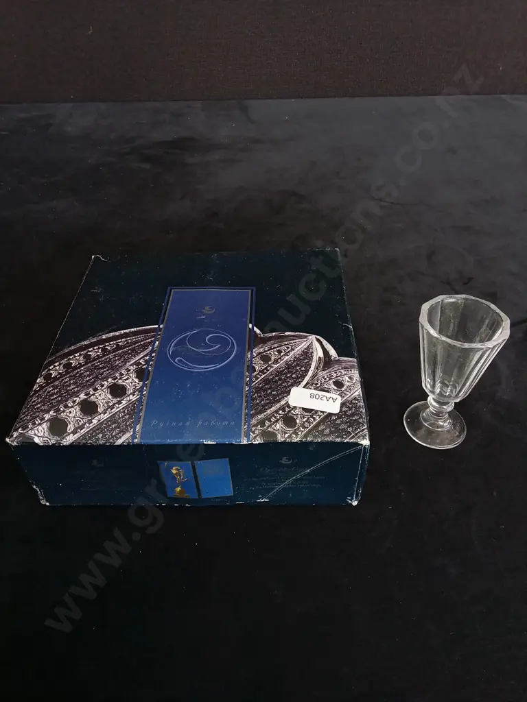 SET OF 6 VODKA FACED SHOT GLASSES Image 1++