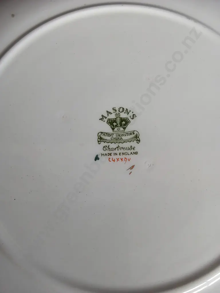 VINTAGE MASON'S CHARTREUSE DINNER PLATE Image 1++