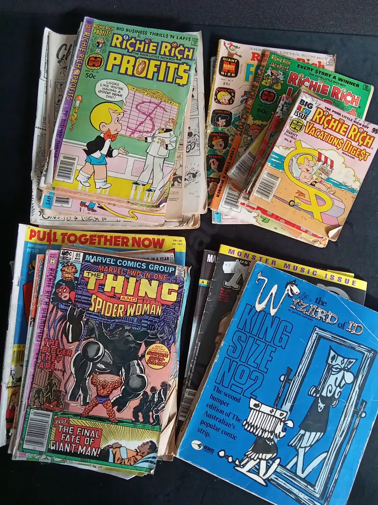 COLLECTION OF VINTAGE COMICS Image 1++