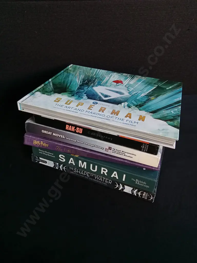 MIX OF 6 BOOKS Image 1++