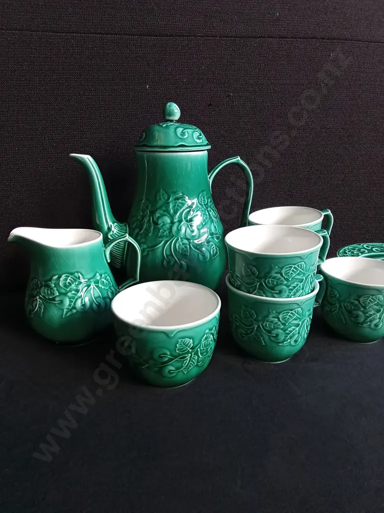 VINTAGE 14 PIECE CELTIC CERAMICS GREEN RELIEF TEA SET Image 1++