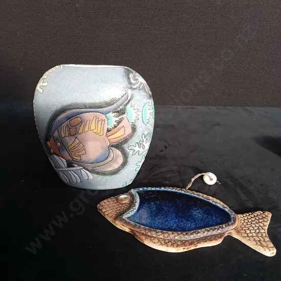 2 FISH DECOR ITEMS