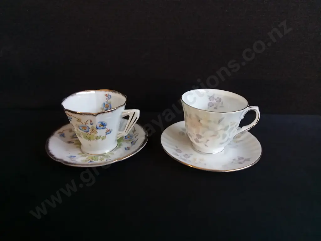 2 VINTAGE TEA CUP AND SAUCER SETS Image 1++