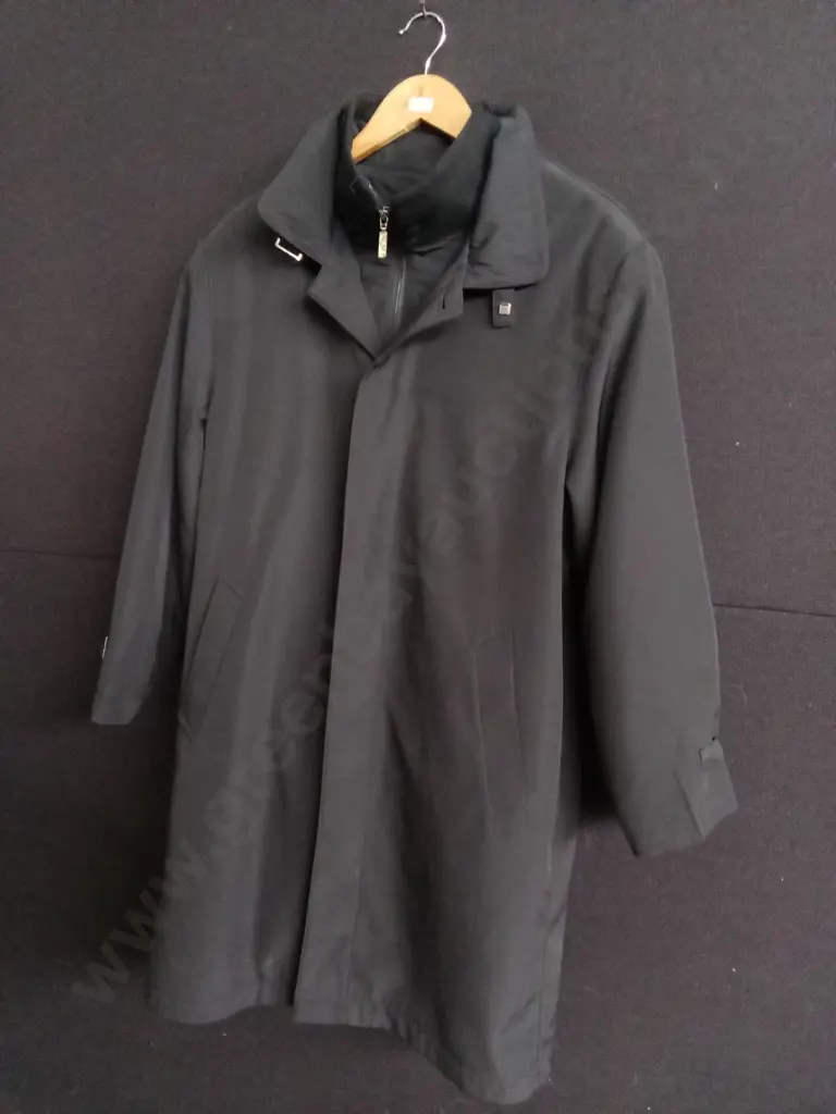 DOUBLE LAYERED MENS COAT SIZE M Image 1++