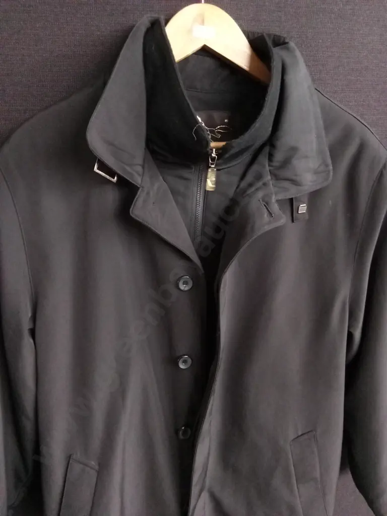 DOUBLE LAYERED MENS COAT SIZE M Image 1++