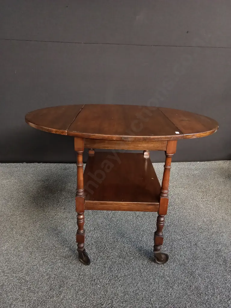 VINTAGE OAK TEA TROLLEY WITH FOLDING SIDES L94CM D70CM H67CM Image 1++