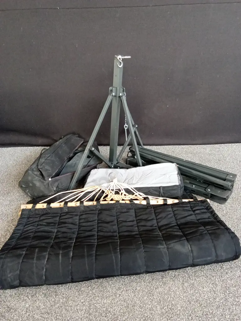 HAMMOCK WITH STAND Image 1++