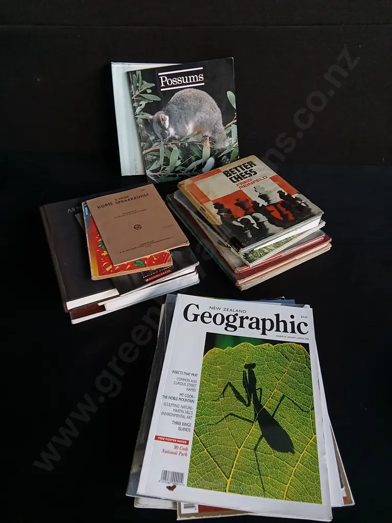 MIX OF BOOKS AND MAGAZINES Image 1++
