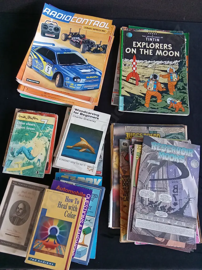 MIX OF BOOKS AND VINTAGE COMICS Image 1++