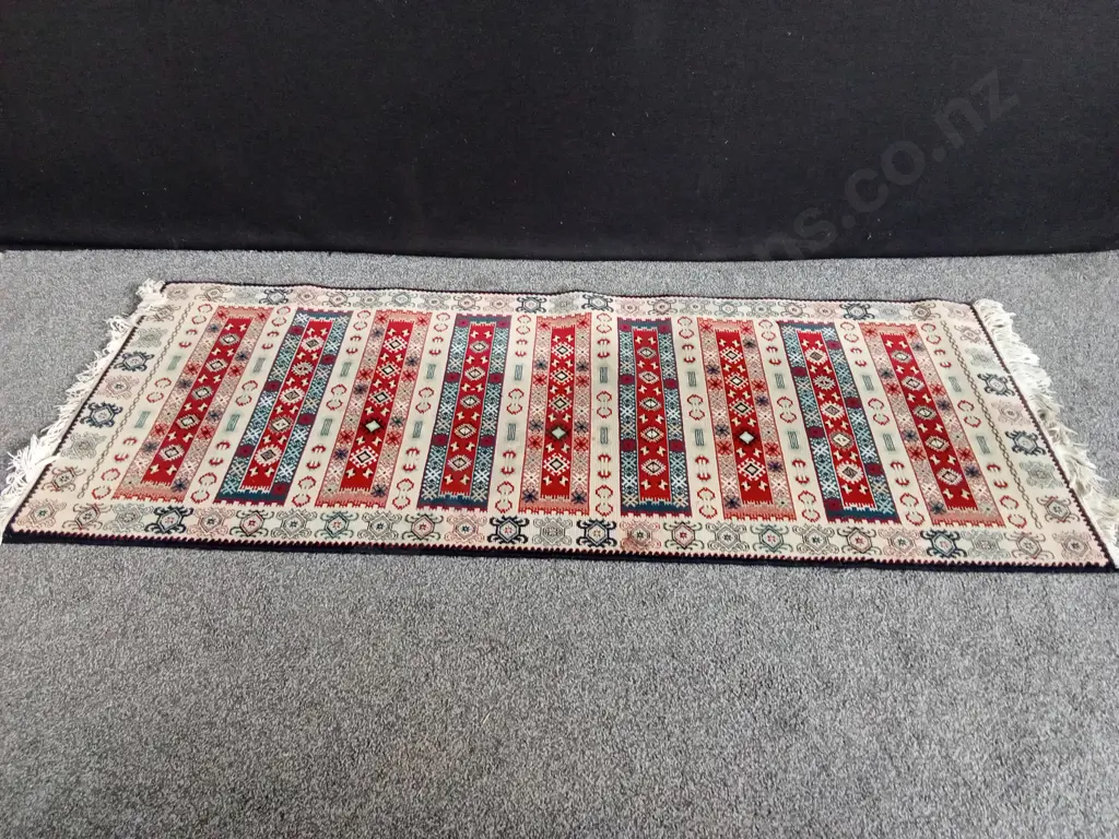 FLOOR RUG 2M X 80CM Image 1++