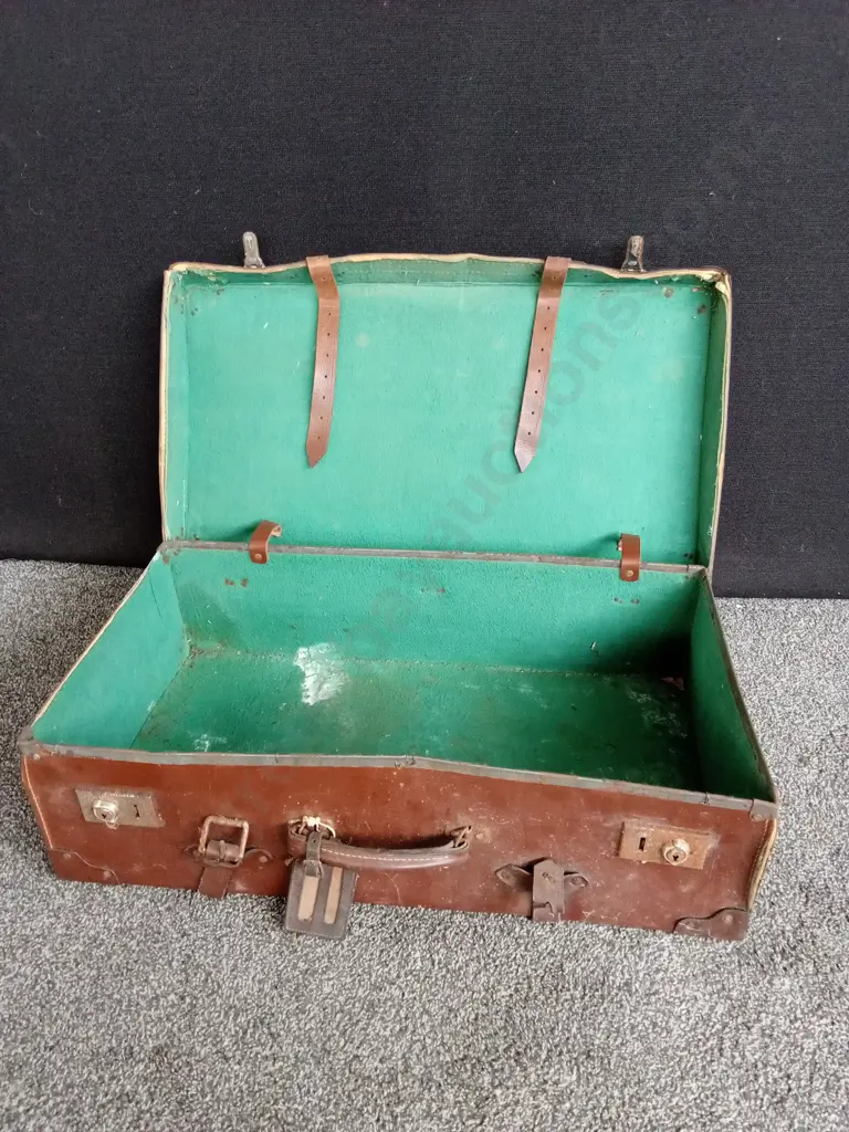 VINTAGE SUITCASE Image 1++