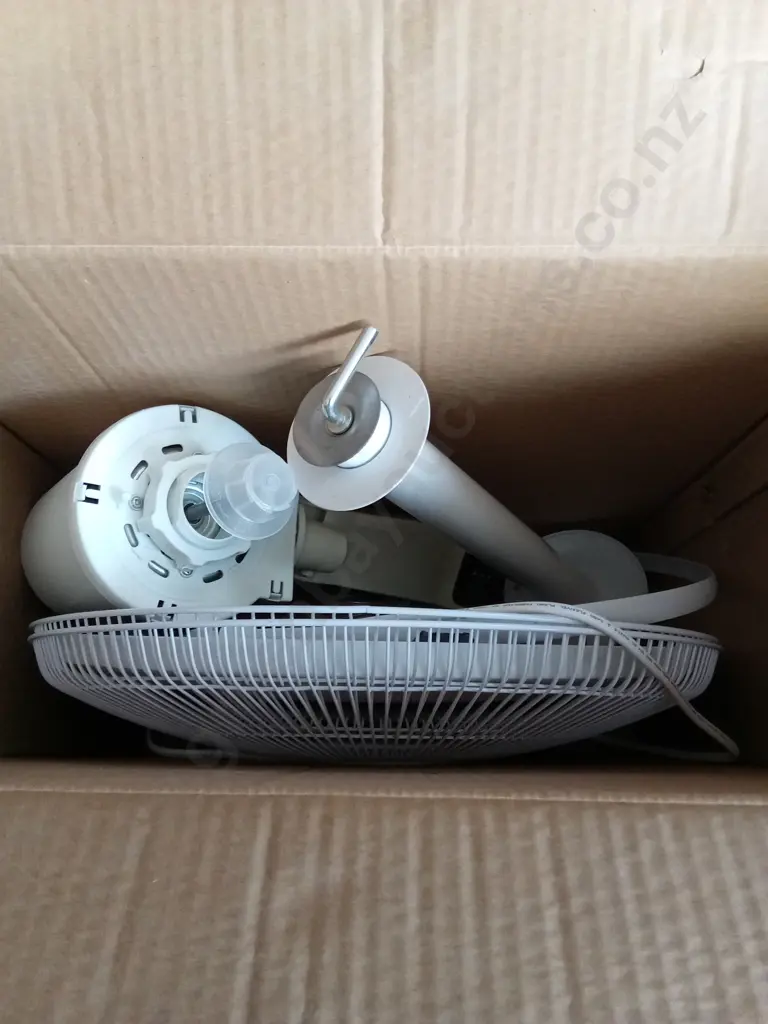 GOLDAIR WHISPER QUIET PEDESTAL FAN Image 1++
