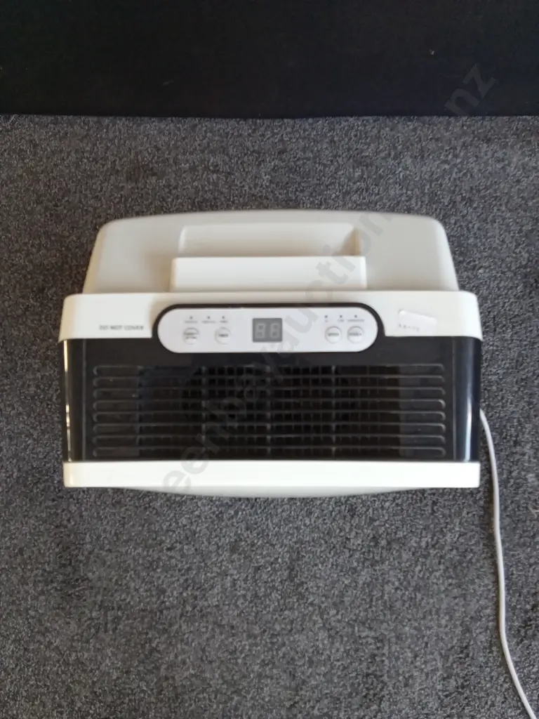 GOLDAIR DEHUMIDIFIER WORKING Image 1++
