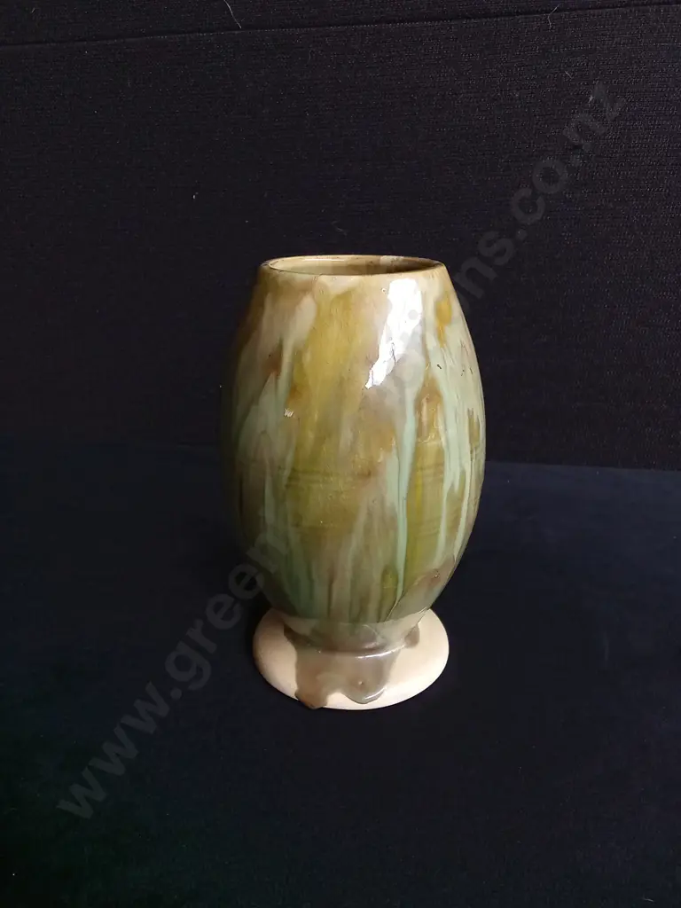 VINTAGE CROWN LYNN AMBRICO POTTERY VASE MADE IN NEW ZEALAND APPROX 18CM HIGH Image 1++