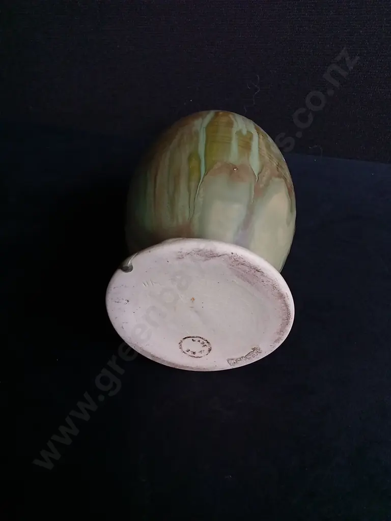 VINTAGE CROWN LYNN AMBRICO POTTERY VASE MADE IN NEW ZEALAND APPROX 18CM HIGH Image 1++