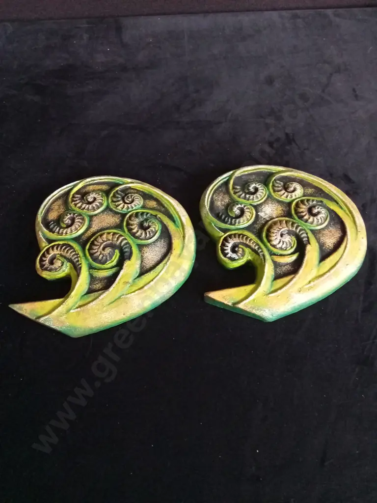 2 DECORATIVE KORU FERNS Image 1++