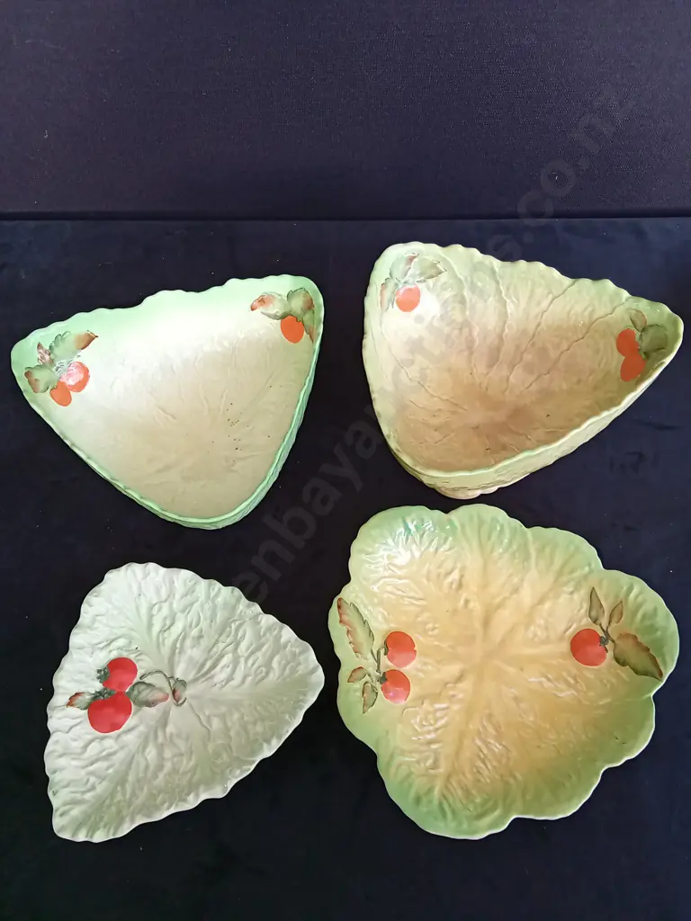 2 CARLTON WARE LEAF BOWLS AND 2 PLATTERS Image 1++