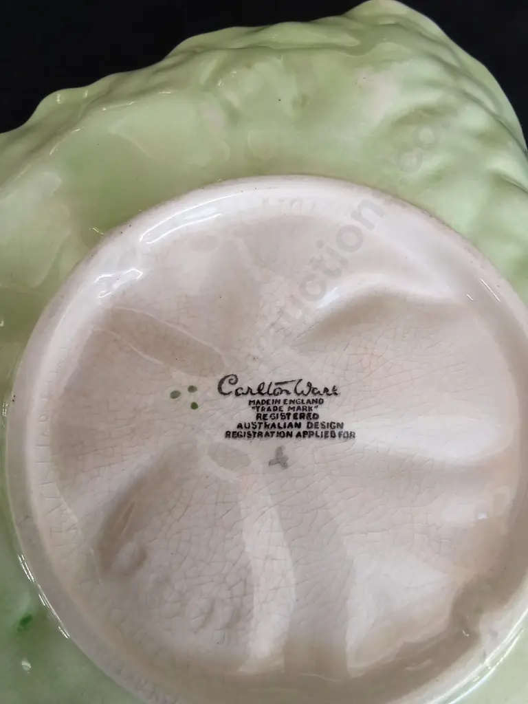 2 CARLTON WARE LEAF BOWLS AND 2 PLATTERS Image 1++