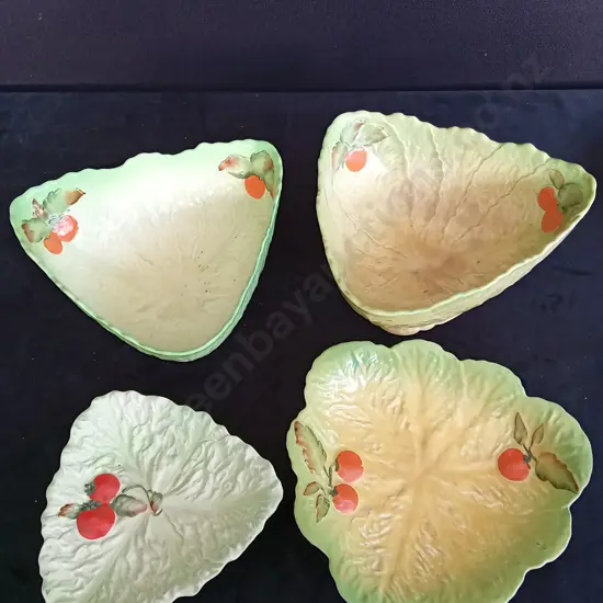 2 CARLTON WARE LEAF BOWLS AND 2 PLATTERS