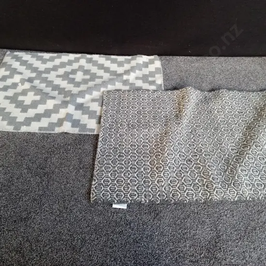 2 SMALL FLOOR RUGS