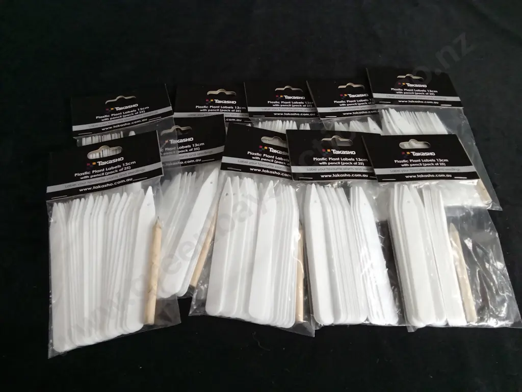 10 BRAND NEW BAGS OF TAKASHO PLASTIC PLANT LABELS 13CM Image 1++