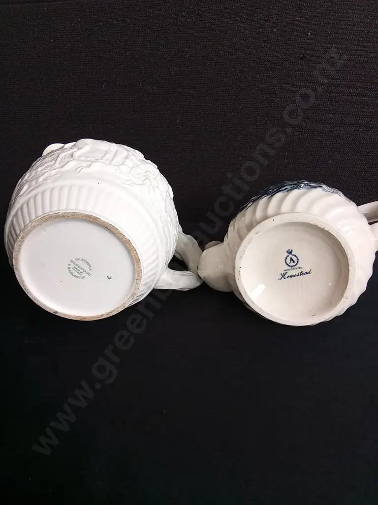 VINTAGE WEDGEWOOD CREAMWARE "DEVONSHIRE" PITCHER AND HOMESTEAD POT Image 1++