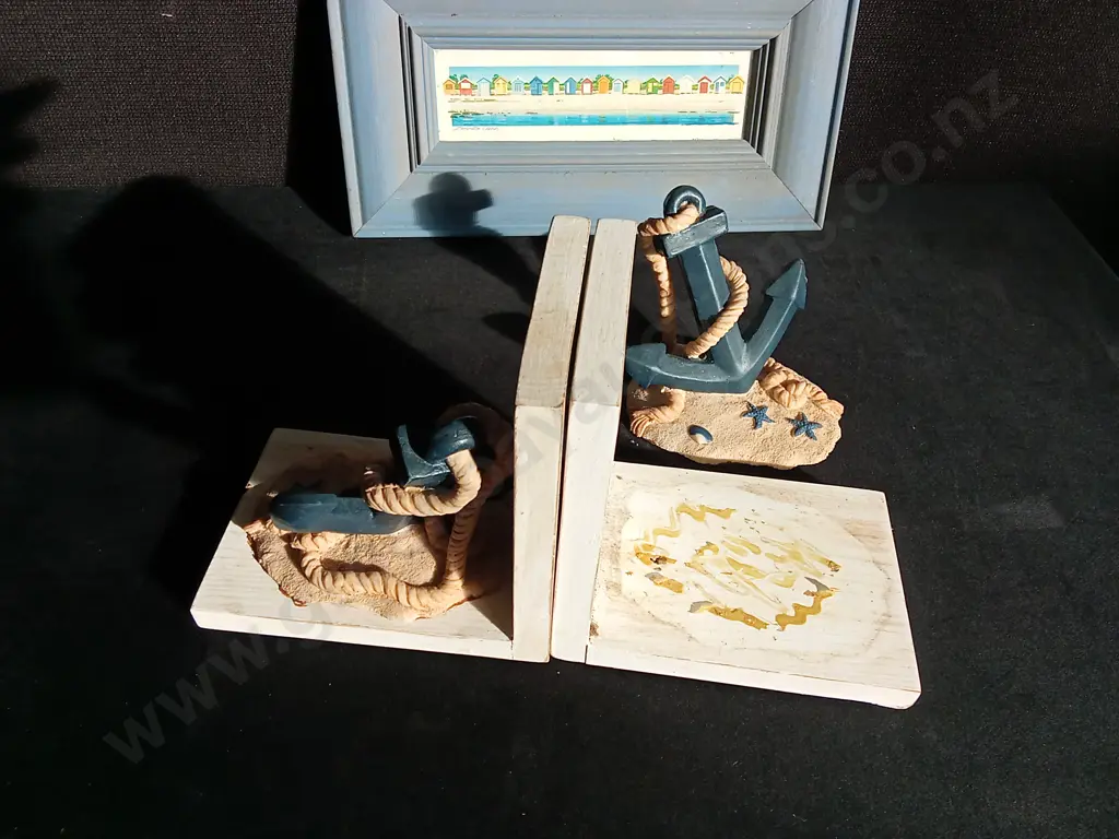 NAUTICAL BOOKENDS AND FRAMED PICTURE Image 1++