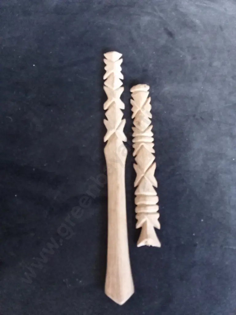 4 VINTAGE CARVED ITEMS Image 1++