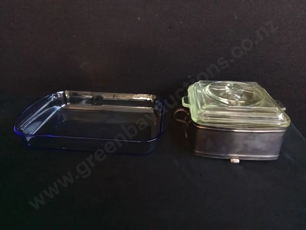 2 PIECES GLASS BAKING DISHES, INCLUDING PYREX AND STAINLESS STEEL HOLDER Image 1++