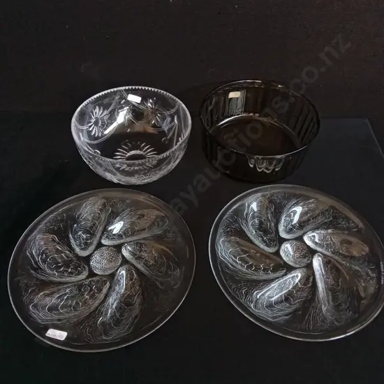 4 PIECES GLASS DISHES INCLUDING PAIR OF VINTAGE ARCOROC FRANCE PLATES