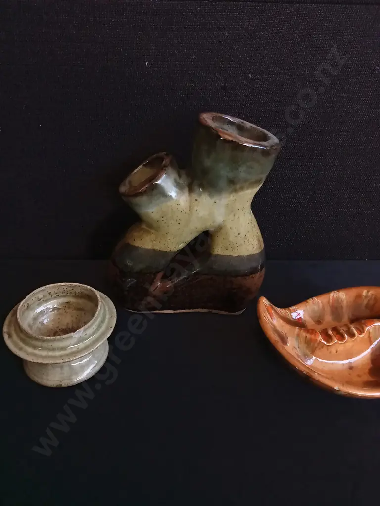 3 PIECES VINTAGE STUDIO ART POTTERY, DOUBLE SPOUT VASE, ASHTRAY AND DISH Image 1++