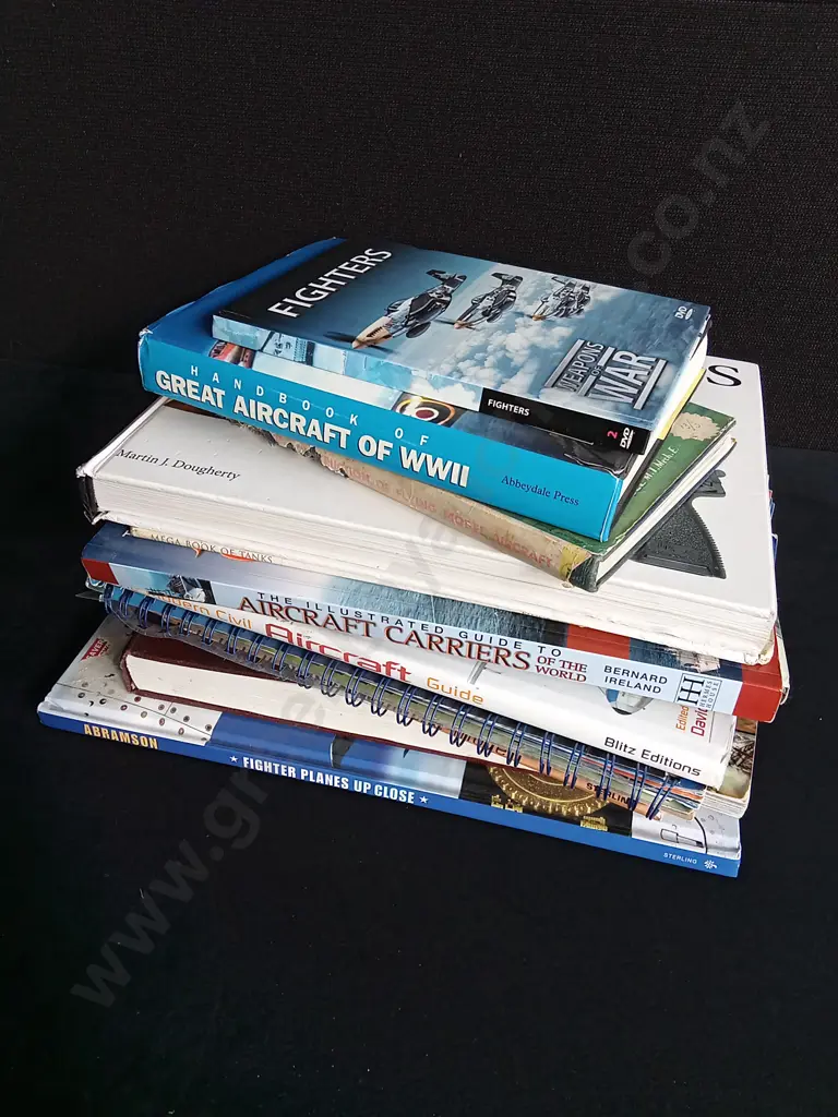 COLLECTION OF BOOKS ON AIRCRAFTS Image 1++