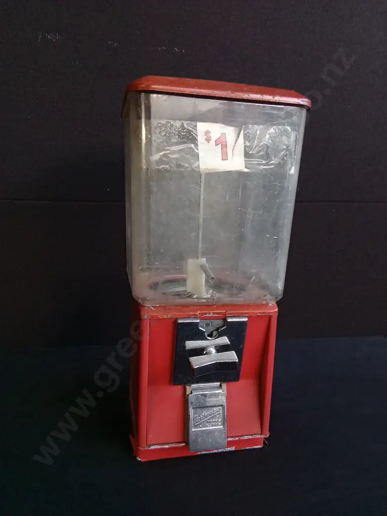 VINTAGE NORTHWESTERN RED SINGLE HEAD VENDING MACHINE Image 1++