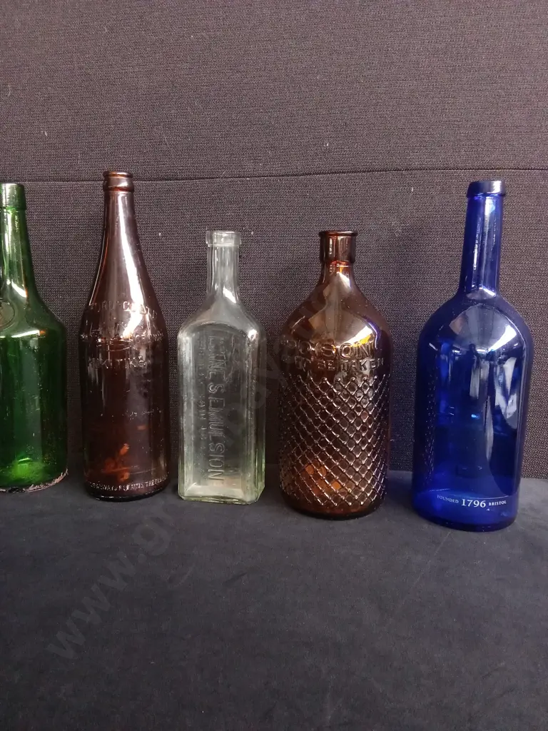 LOT OF 8 VINTAGE AND ANTIQUE LARGE GLASS BOTTLES, INCLUDING MEDICINAL, SPIRITS, SODA Image 1++