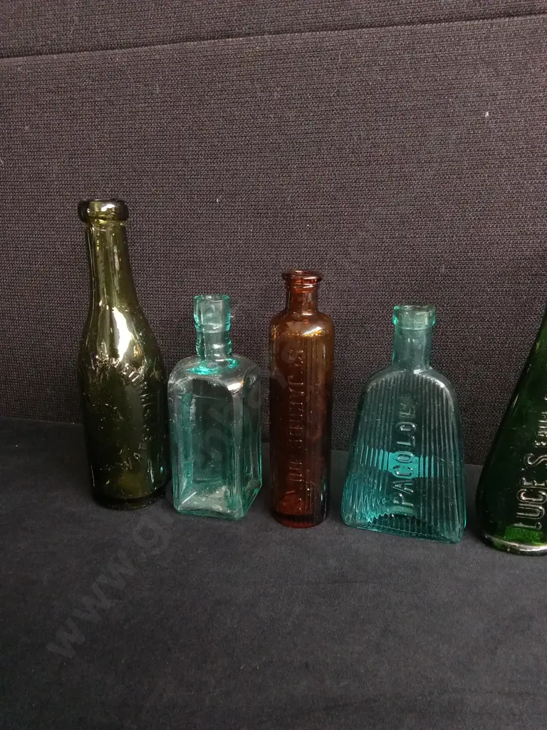 LOT OF 10 ANTIQUE GLASS BOTTLES, INCLUDING CHEMIST, PATENT MEDICINE AND COLOGNE Image 1++