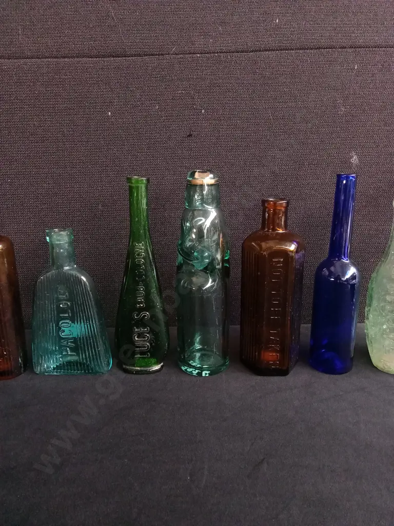 LOT OF 10 ANTIQUE GLASS BOTTLES, INCLUDING CHEMIST, PATENT MEDICINE AND COLOGNE Image 1++