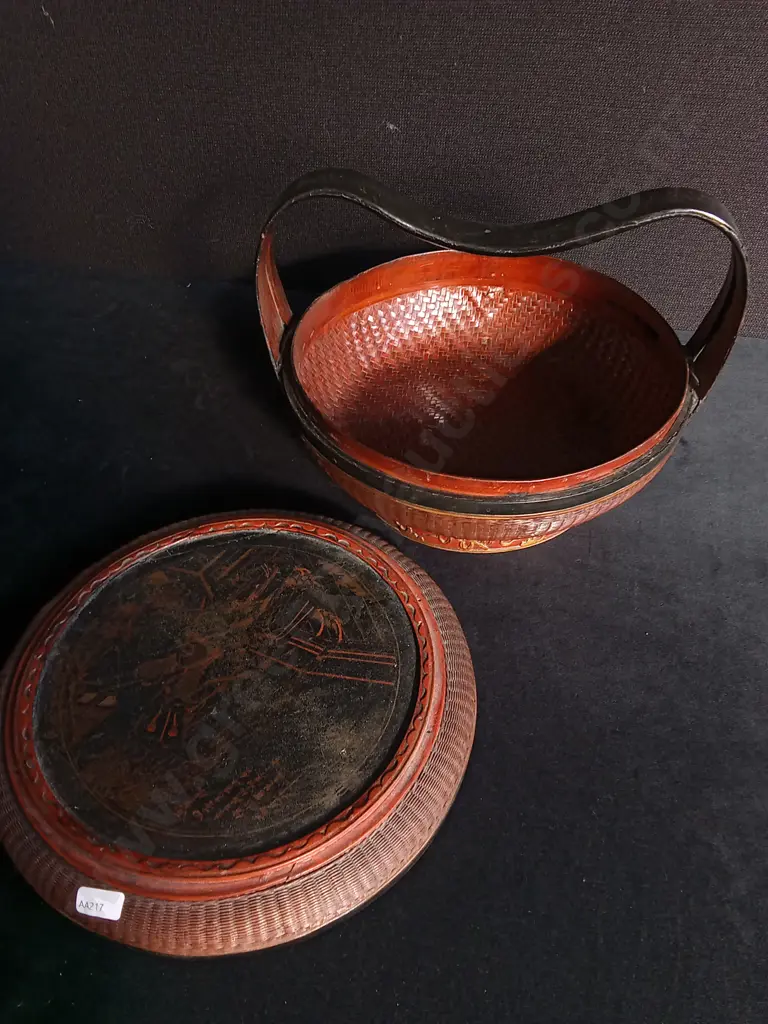 20TH CENTURY HANDCRAFTED ORIENTAL BASKET Image 1++