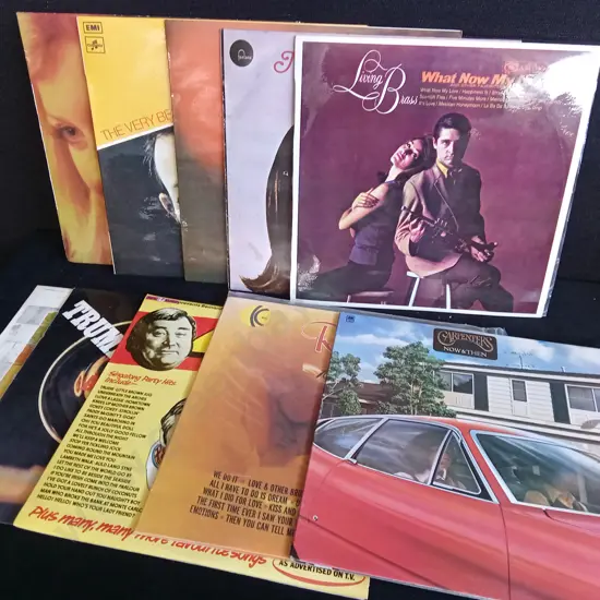 MIX OF 10 VINTAGE RECORDS