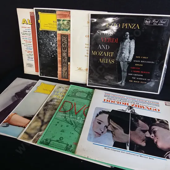 MIX OF 10 VINTAGE RECORDS