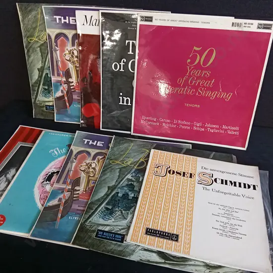MIX OF 10 VINTAGE RECORDS