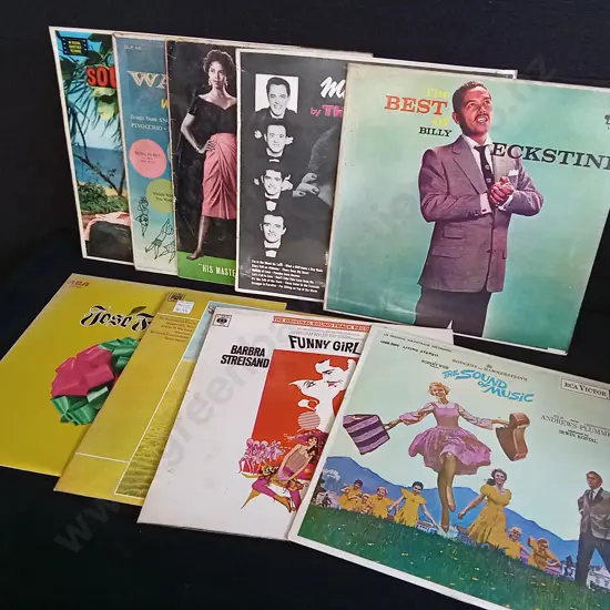 MIX OF 9 VINTAGE RECORDS