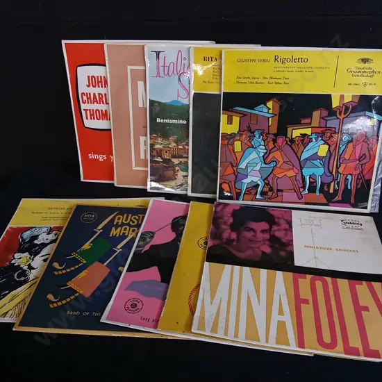 MIX OF 10 VINTAGE RECORDS