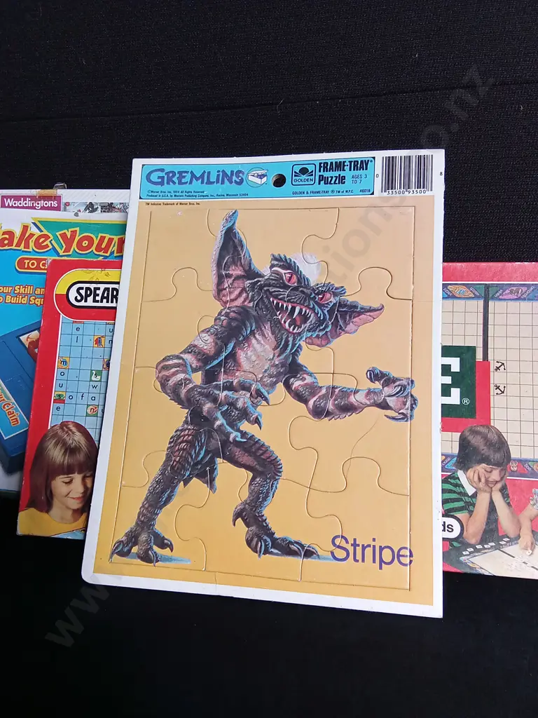5 PIECES VINTAGE GAMES, INCLUDING SCRABBLE AND GREMLINS PUZZLE Image 1++