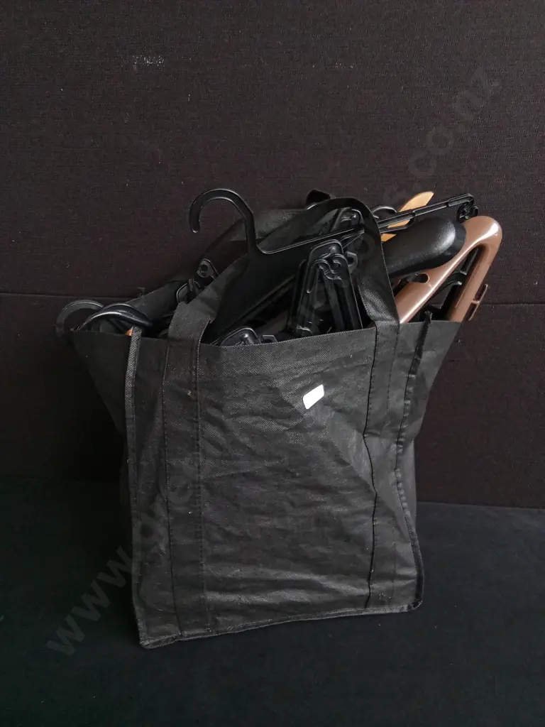 BAG OF HANGERS Image 1++