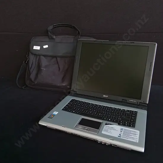 VINTAGE ACER TRAVELMATE SERIES LAPTOP AND BAG