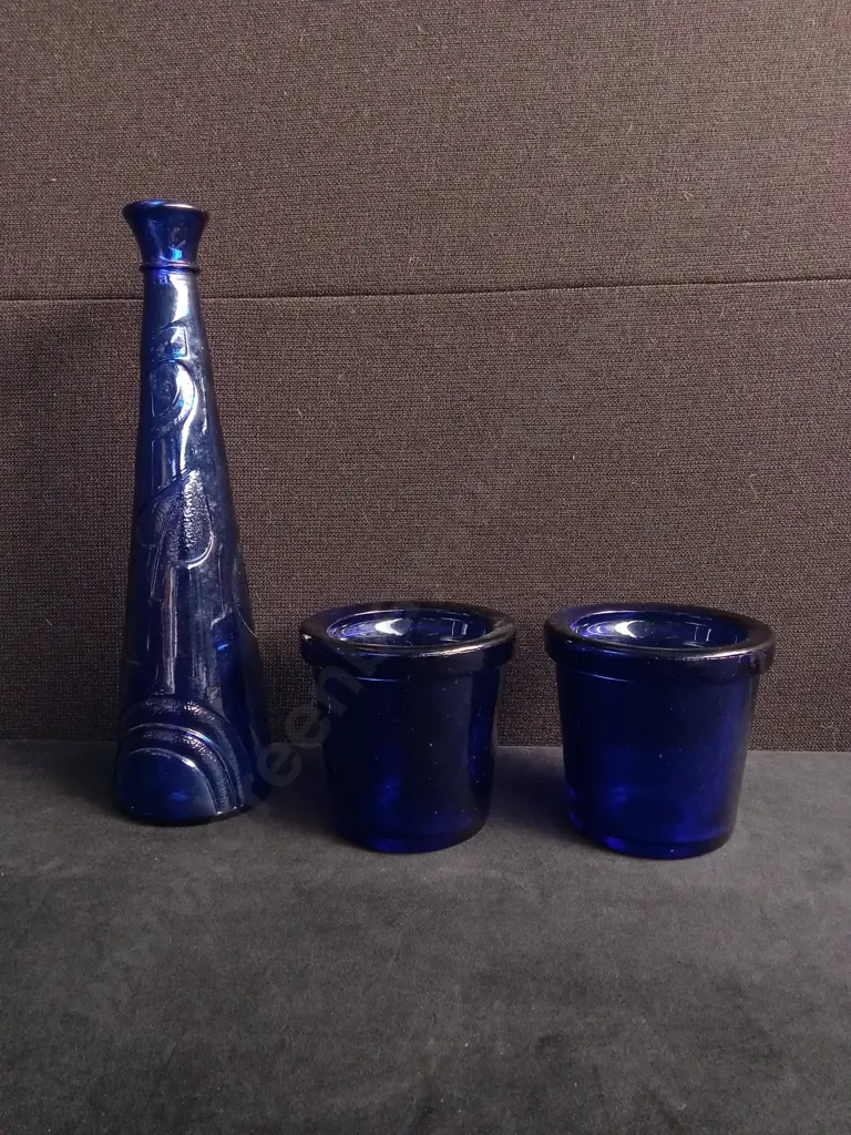STUDIO NOVA WEST GERMANY COBALT BLUE GLASS VASE AND PAIR OF COBALT BLUE GLASS PLANTERS, TALLEST H 33 CM Image 1++